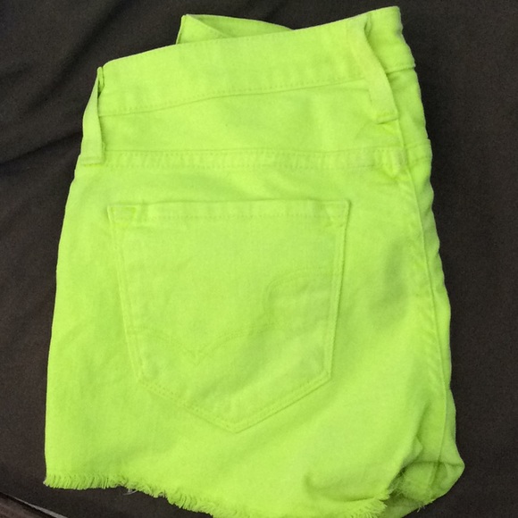 Women’s shorts - Picture 2 of 3